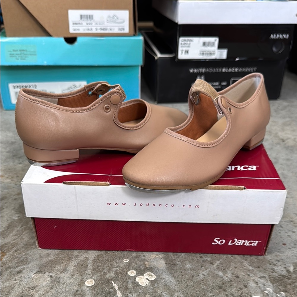 So Danca Tap Dance Shoes Nude Tan NEW Little Girls SZ 13.5